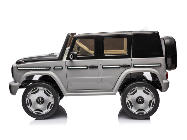 Auto da corsa per bambini Mercedes-Benz EQG con licenza 12V