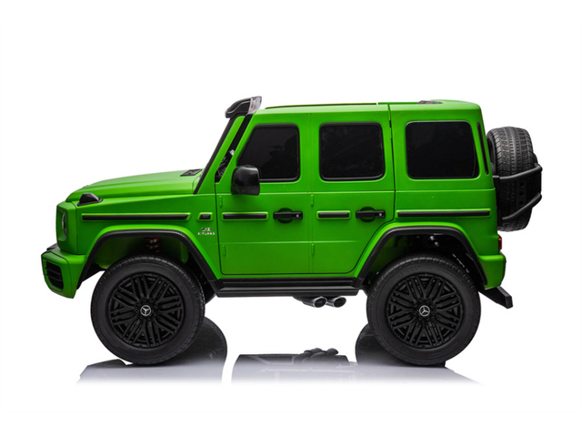 Denne batteridrevne ride-on-bil Mercedes-AMG G63 til b&oslash;rn